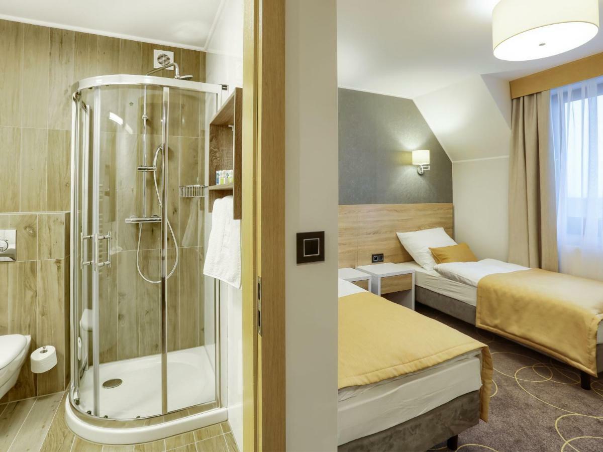Hotel Antek Zlinice Bagian luar foto