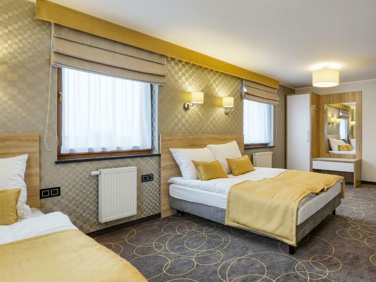 Hotel Antek Zlinice Bagian luar foto
