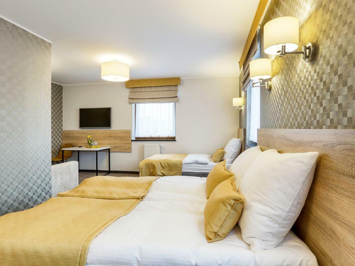 Hotel Antek Zlinice Bagian luar foto