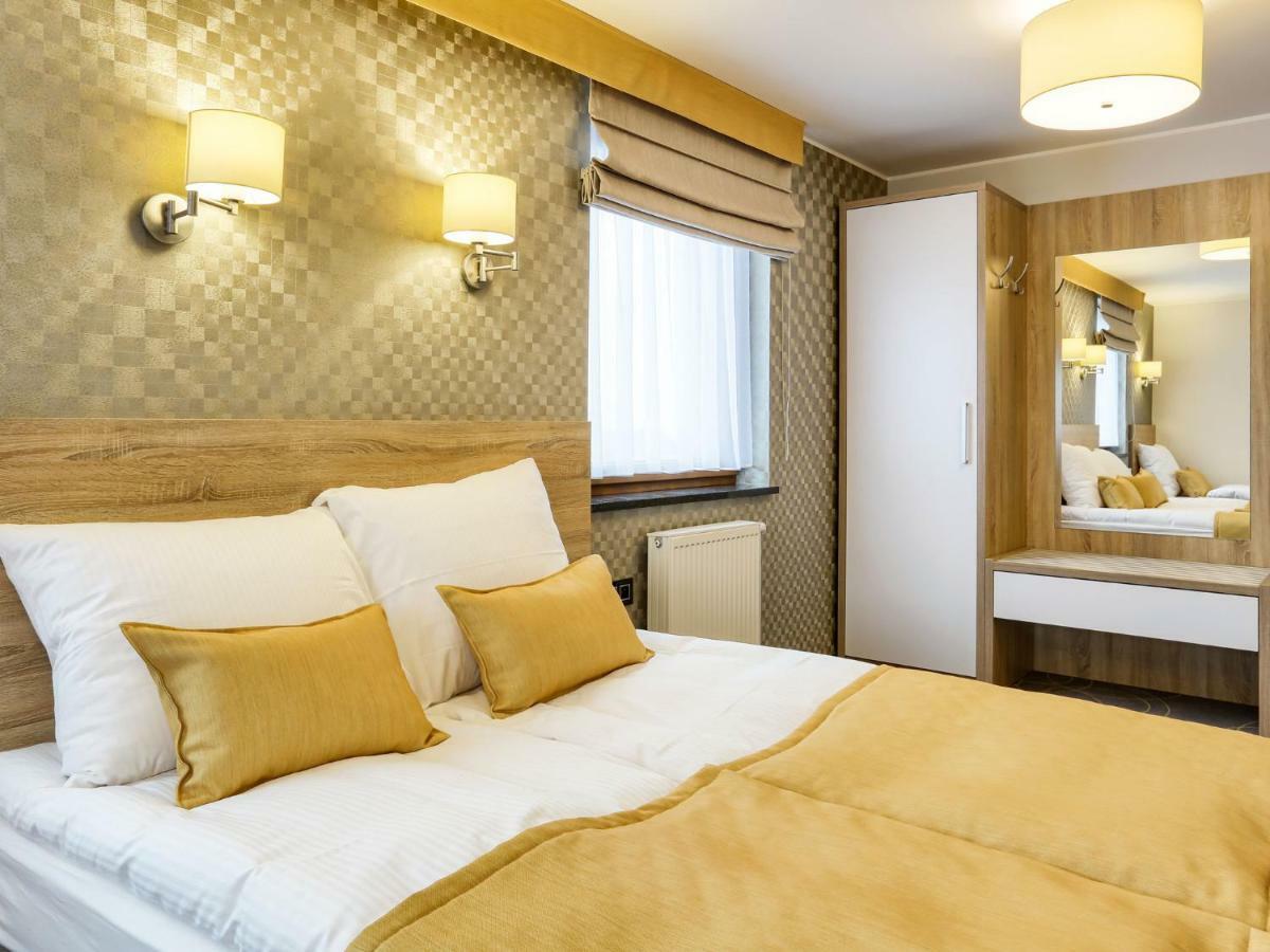 Hotel Antek Zlinice Bagian luar foto